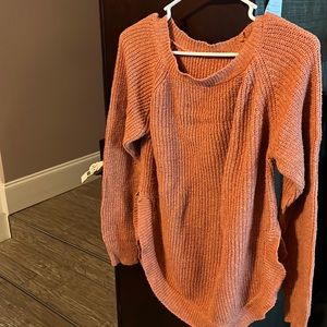 Round neck sweater